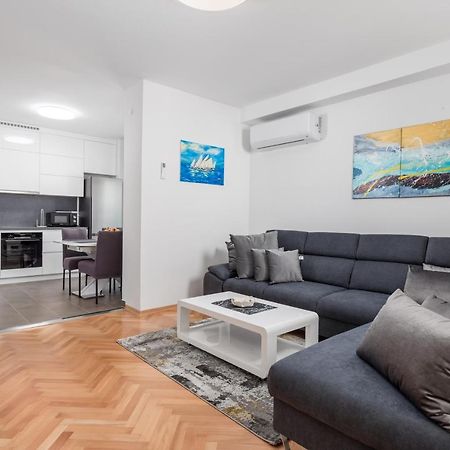 Relax Fiume Apartment Bagian luar foto