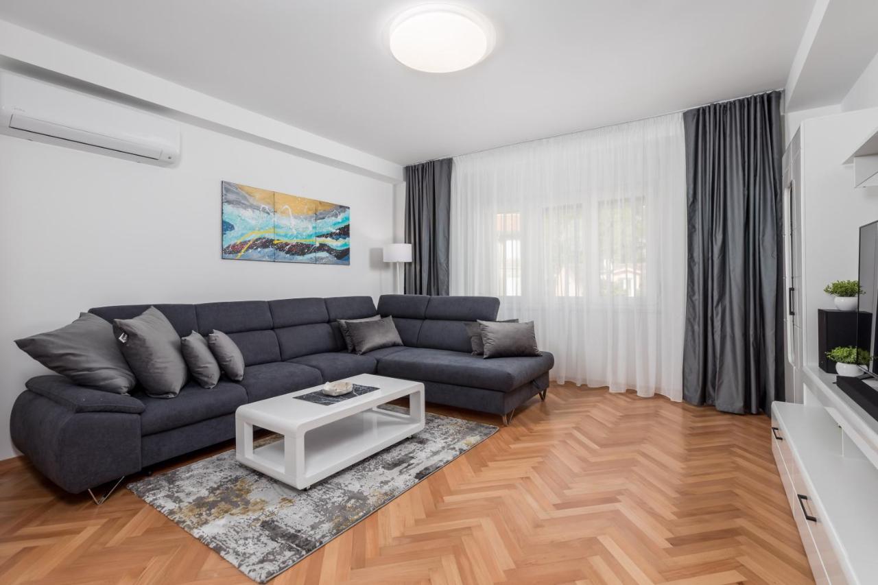 Relax Fiume Apartment Bagian luar foto