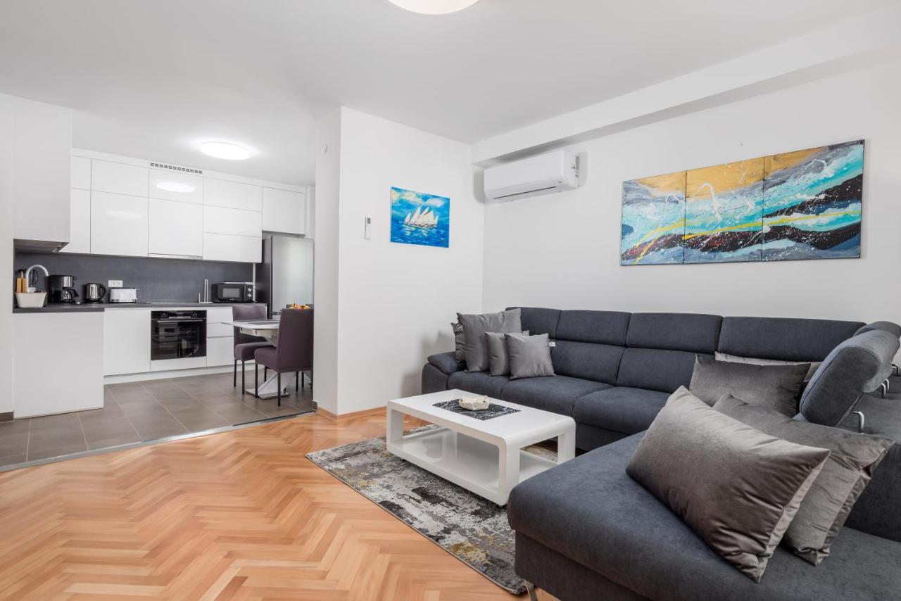 Relax Fiume Apartment Bagian luar foto