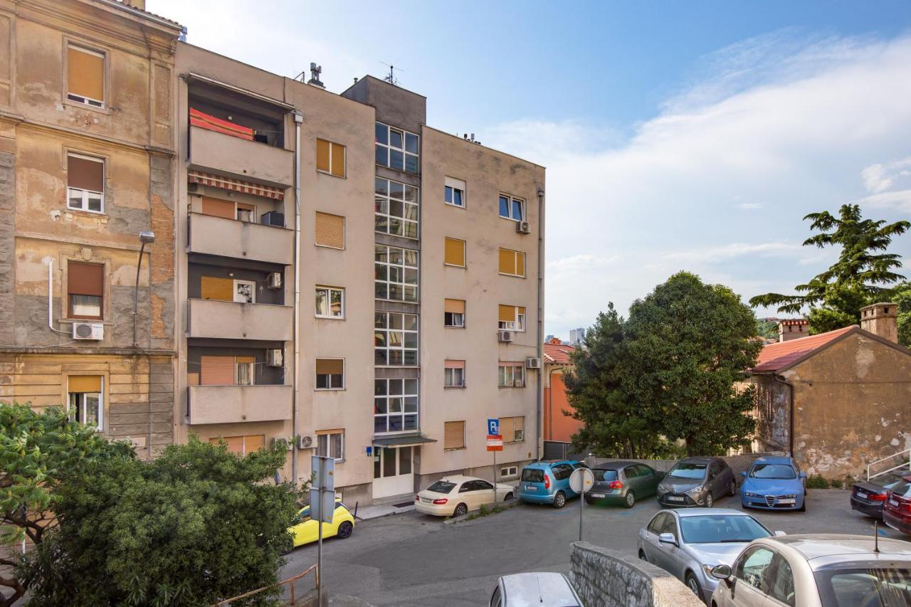 Relax Fiume Apartment Bagian luar foto