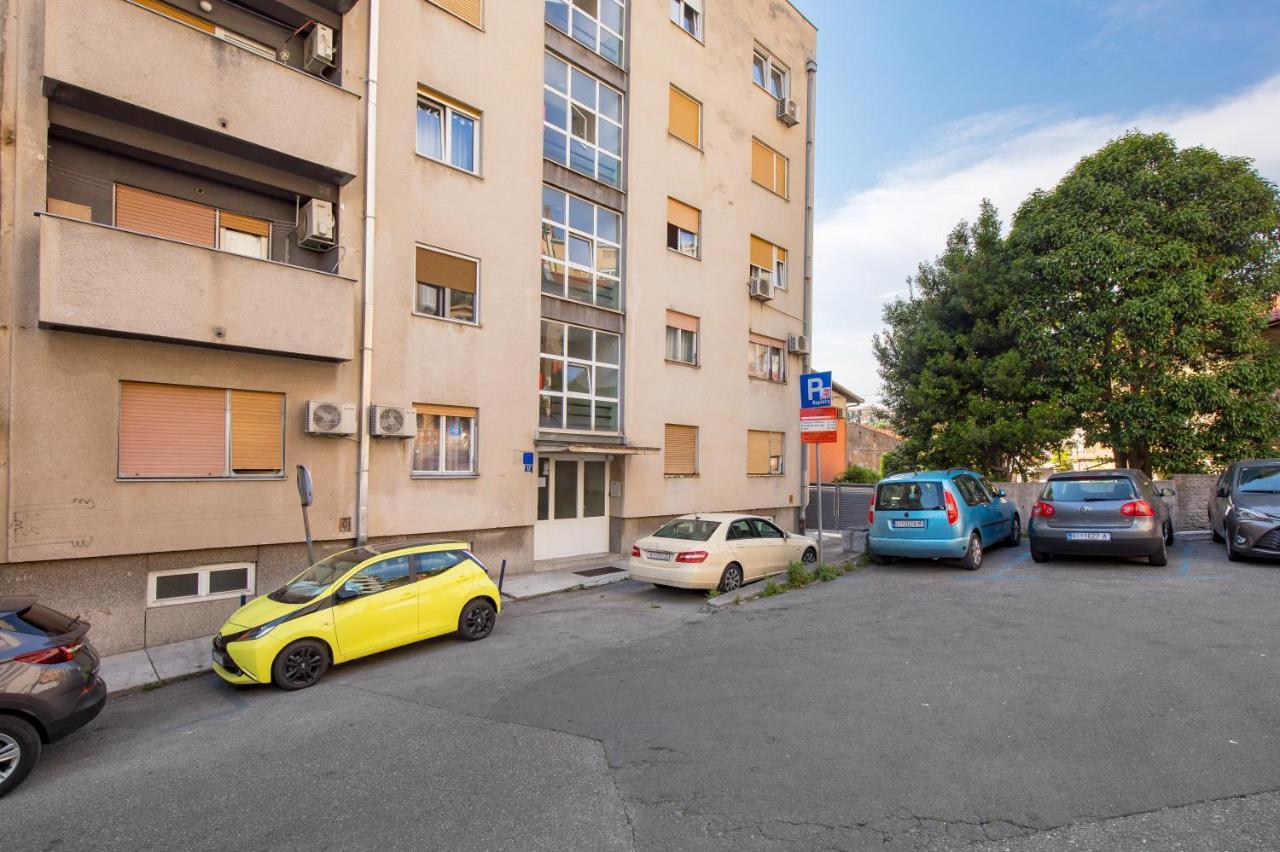 Relax Fiume Apartment Bagian luar foto